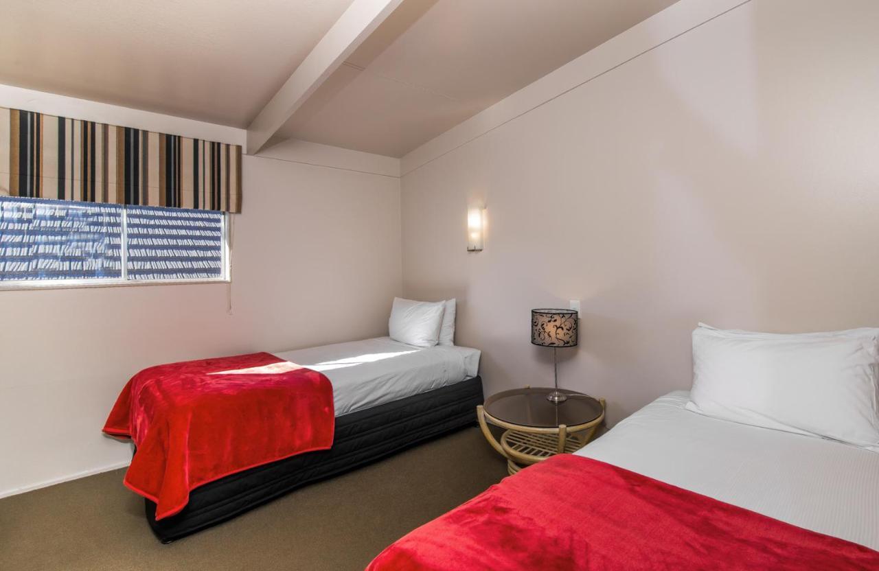 Twin Peaks Lakeside Inn Taupo Eksteriør bilde