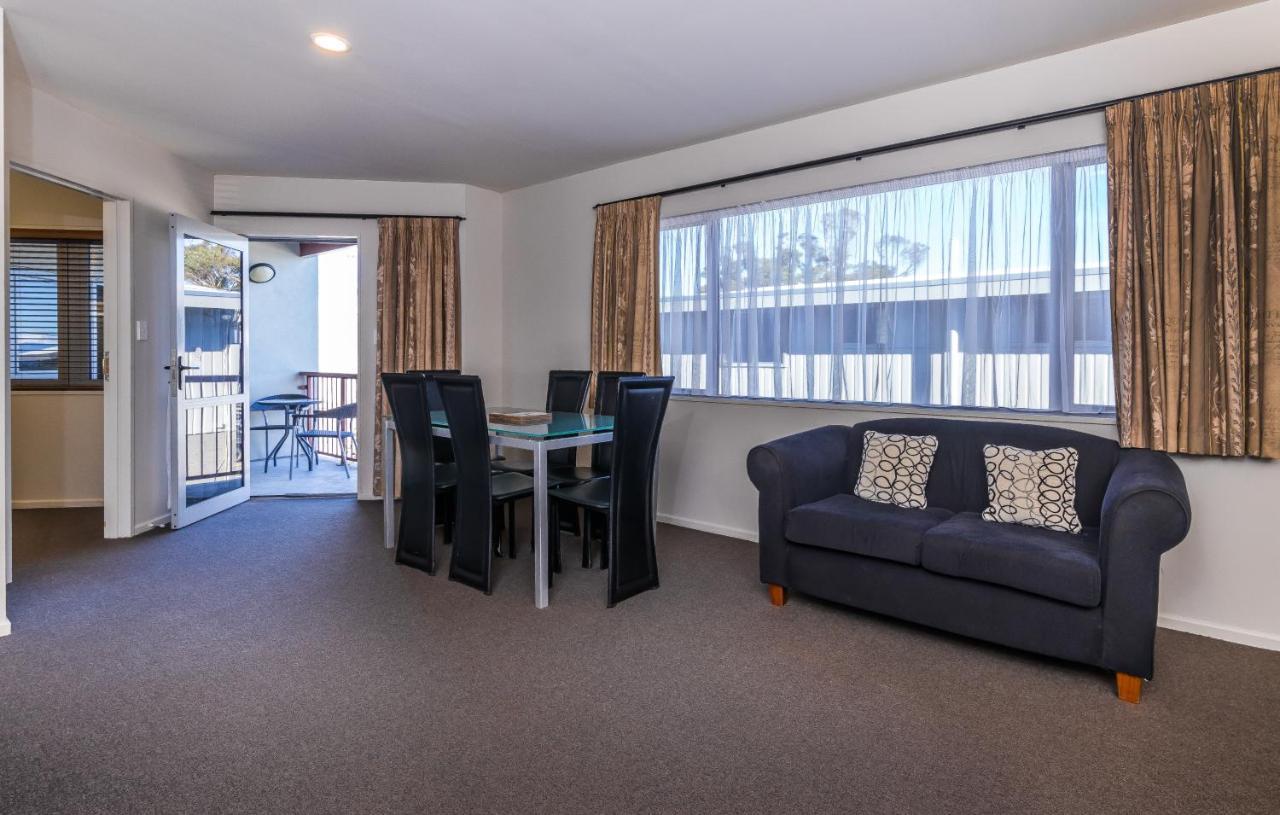 Twin Peaks Lakeside Inn Taupo Eksteriør bilde