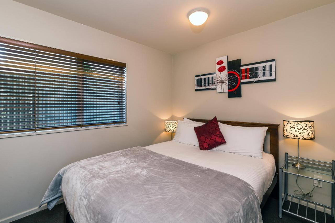 Twin Peaks Lakeside Inn Taupo Eksteriør bilde