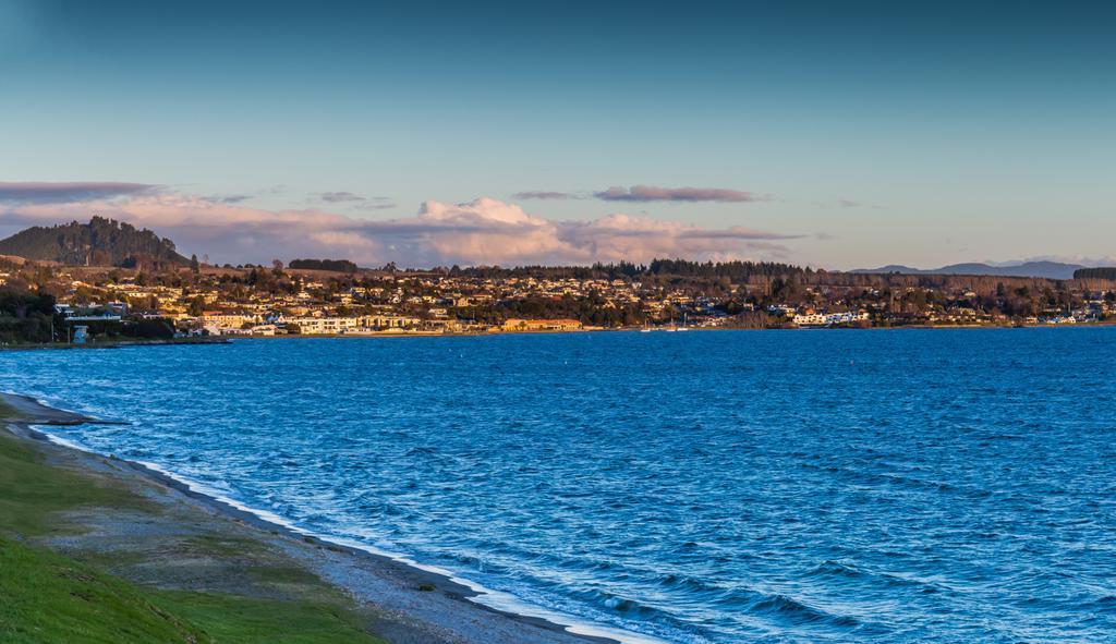 Twin Peaks Lakeside Inn Taupo Eksteriør bilde