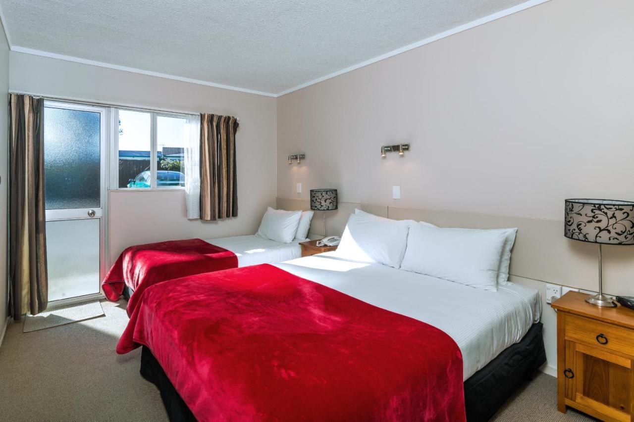 Twin Peaks Lakeside Inn Taupo Eksteriør bilde