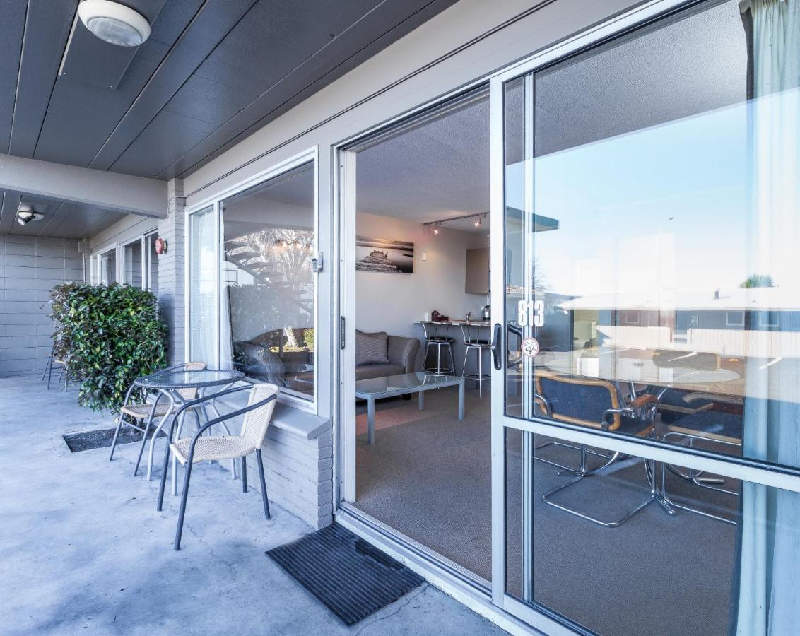 Twin Peaks Lakeside Inn Taupo Eksteriør bilde