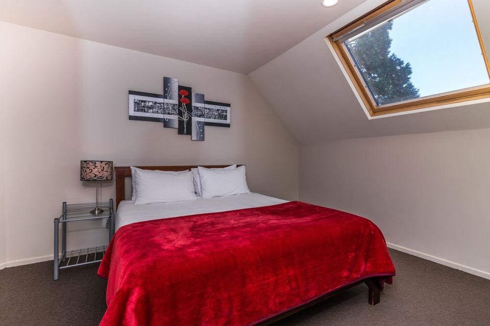 Twin Peaks Lakeside Inn Taupo Eksteriør bilde